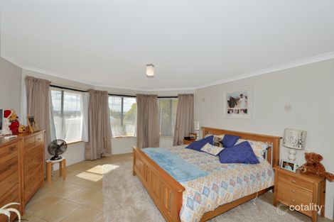 Property photo of 16 Peppertree Close Wannanup WA 6210