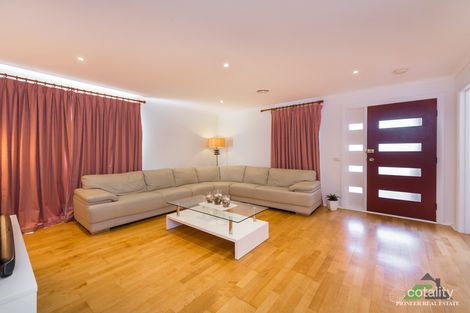 Property photo of 10 Nihila Court Hampton Park VIC 3976