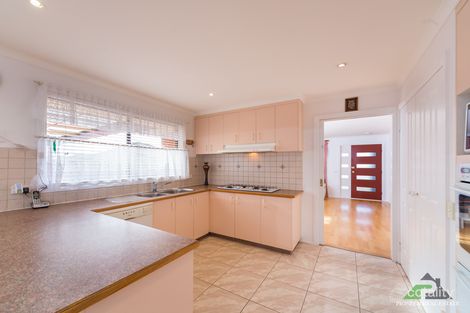 Property photo of 10 Nihila Court Hampton Park VIC 3976