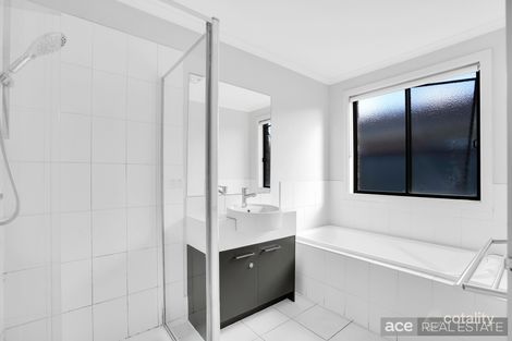 Property photo of 11 Ickworth Crescent Derrimut VIC 3026