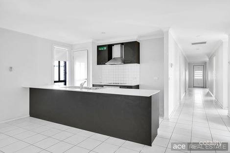 Property photo of 11 Ickworth Crescent Derrimut VIC 3026