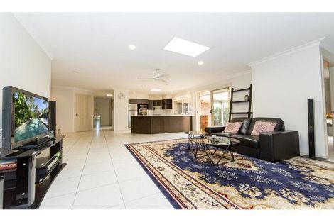 Property photo of 15 Monterey Keys Drive Helensvale QLD 4212