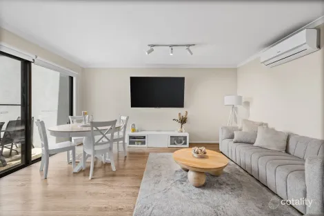 Property photo of 33 Soho Crescent Wollert VIC 3750