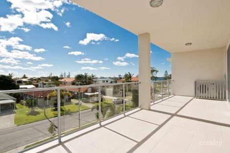 Property photo of 9/8-10 Victor Avenue Paradise Point QLD 4216
