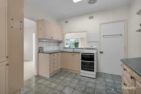 Property photo of 4 Windsor Street Macquarie Fields NSW 2564