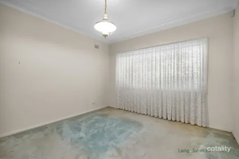 Property photo of 4 Windsor Street Macquarie Fields NSW 2564