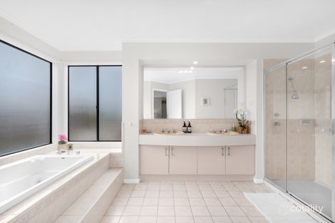 Property photo of 18 Huntingtower Crescent Mount Waverley VIC 3149