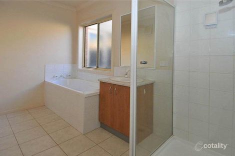 Property photo of 14 Tintern Loop Hillside VIC 3037