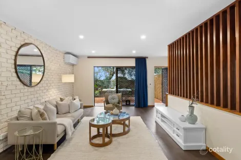 Property photo of 4/1 Jerdanefield Road St Lucia QLD 4067