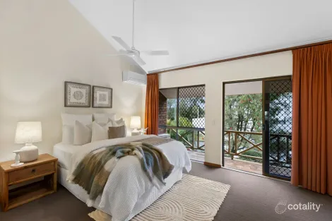 Property photo of 4/1 Jerdanefield Road St Lucia QLD 4067
