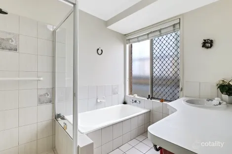 Property photo of 40 Cumberland Way Buderim QLD 4556