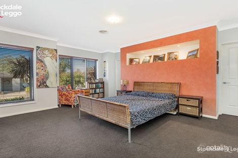 Property photo of 19 Ellenborough Crescent Manor Lakes VIC 3024