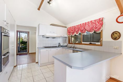 Property photo of 6 Centenary Court Kings Park VIC 3021