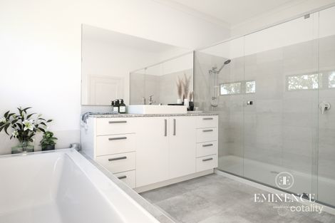 Property photo of 9/110-112 Kennington Park Drive Endeavour Hills VIC 3802