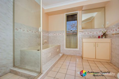 Property photo of 28 Flamingo Drive Cameron Park NSW 2285