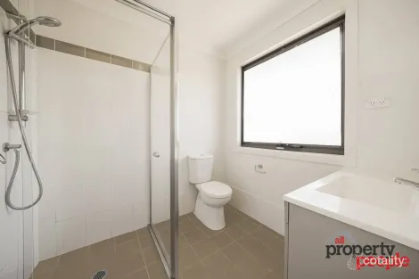 Property photo of 12 Callinan Crescent Bardia NSW 2565