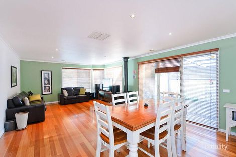 Property photo of 16 Botanic Rise Craigieburn VIC 3064