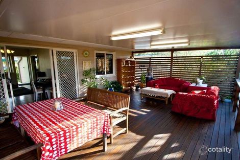 10 Crawford Rd, Wynnum West, QLD 4178