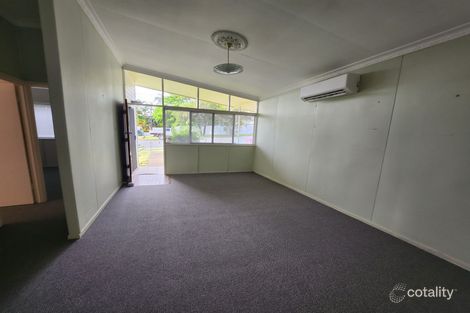 Property photo of 18 Jimmieson Avenue Labrador QLD 4215