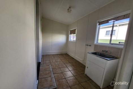 Property photo of 18 Jimmieson Avenue Labrador QLD 4215