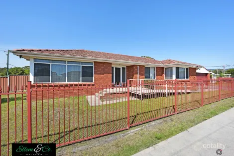 2 Rink Rd, Dapto, NSW 2530