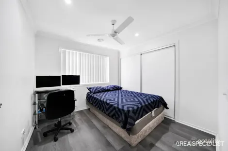 Property photo of 12 Gosse Crescent Brookfield VIC 3338
