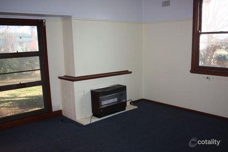 Property photo of 9 Scherger Place Mount Austin NSW 2650