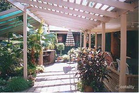 Property photo of 4 Blaxland Court Mount Ommaney QLD 4074