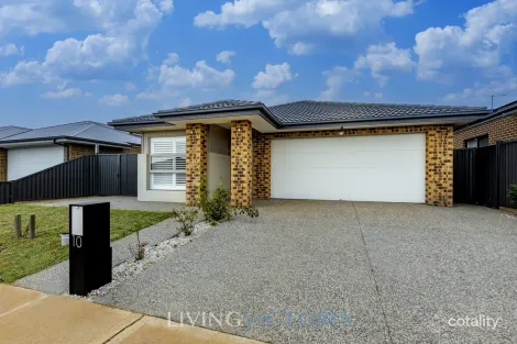 Property photo of 10 Stevenage Drive Strathtulloh VIC 3338