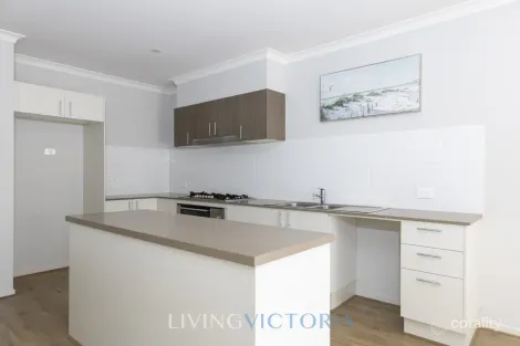 Property photo of 10 Stevenage Drive Strathtulloh VIC 3338