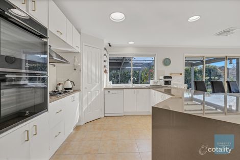 Property photo of 32 Wyperfeld Circuit Caroline Springs VIC 3023