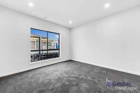 Property photo of 24 Graphite Crescent Wollert VIC 3750