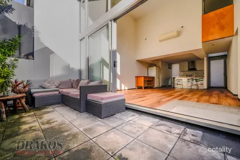 Property photo of 2/32 Middle Street Highgate Hill QLD 4101