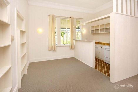 31 Chalk St, Wooloowin, QLD 4030