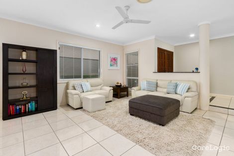 Property photo of 25 Lee Anne Crescent Helensvale QLD 4212