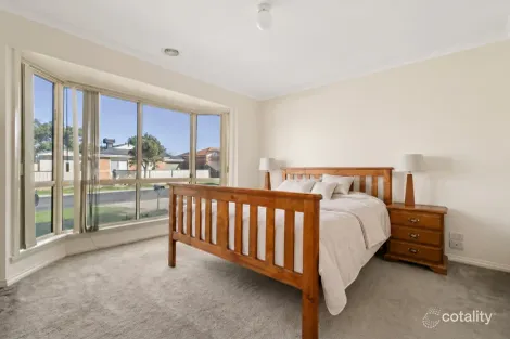 Property photo of 1/44 Allenby Road Hillside VIC 3037