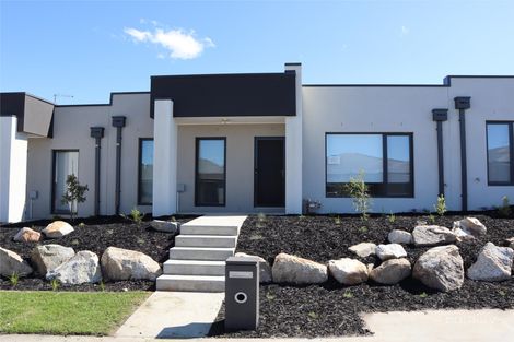 73/70 Mulcahy Rd, Pakenham, VIC 3810