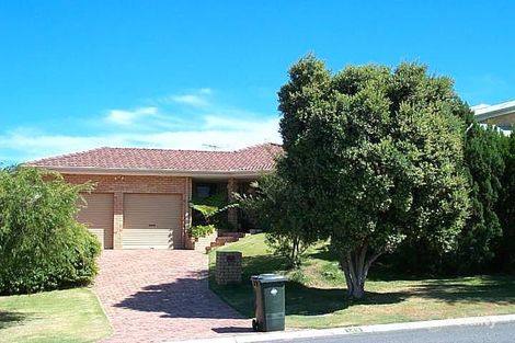 143 Castlecrag Dr, Kallaroo, WA 6025