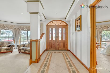 Property photo of 15 Torowatta Place Burnside VIC 3023