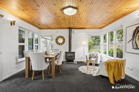 Property photo of 16 Pine Road Bayswater VIC 3153