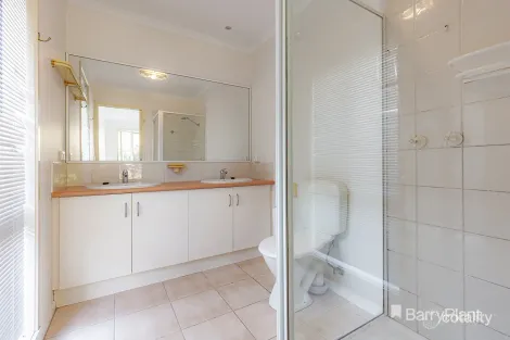 Property photo of 38 Marlesford Crescent Berwick VIC 3806