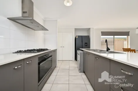 Property photo of 10 Dichiera Bend Dalyellup WA 6230