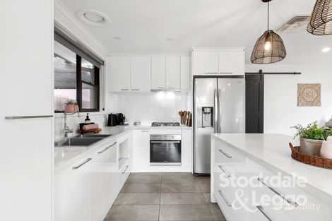 Property photo of 2 Denning Court Rosebud VIC 3939