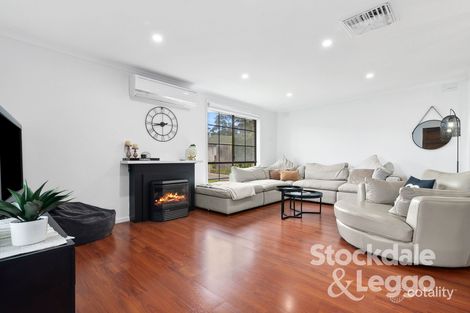 Property photo of 2 Denning Court Rosebud VIC 3939