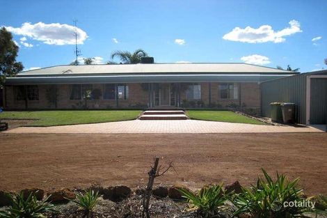 12 Henry Rd, York, WA 6302