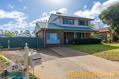 Property photo of 20 Sturt Circle Dubbo NSW 2830