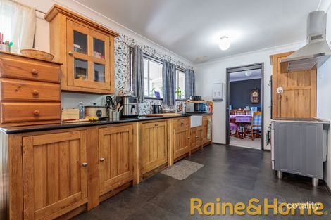 Property photo of 20 Sturt Circle Dubbo NSW 2830