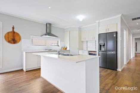 Property photo of 3 Webb Court Pakenham VIC 3810