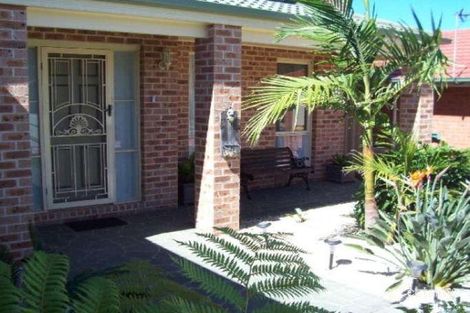 Property photo of 5 Selwyn Grove Horsley NSW 2530
