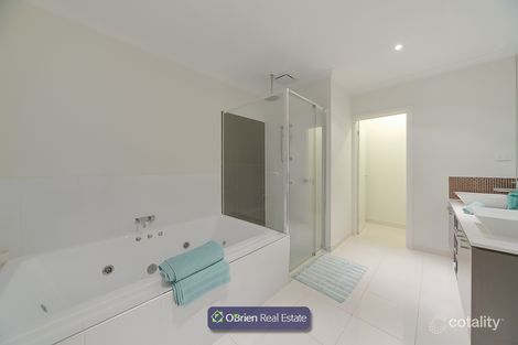 Property photo of 10 Merritt Avenue Cranbourne West VIC 3977